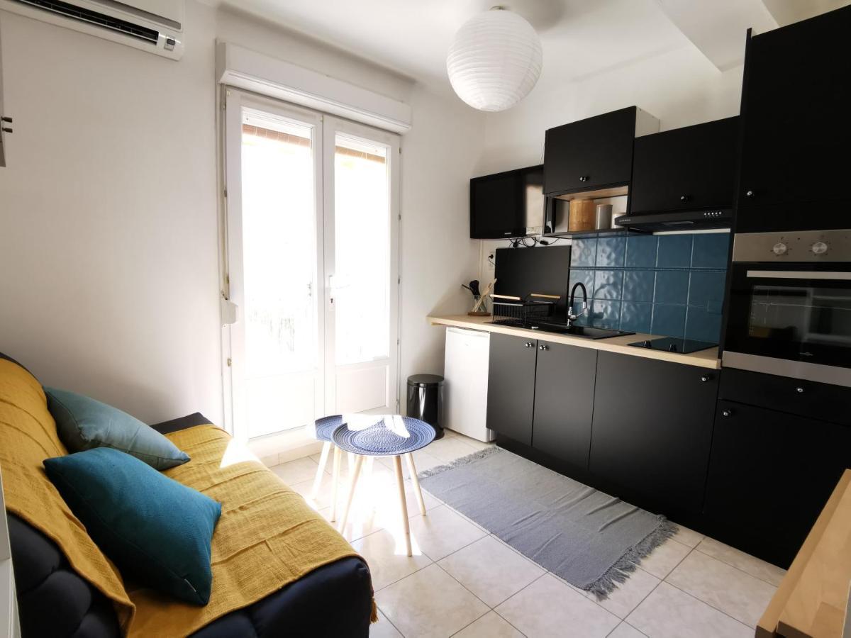 Meze, Charmant Petit Studio Proche Port Екстериор снимка